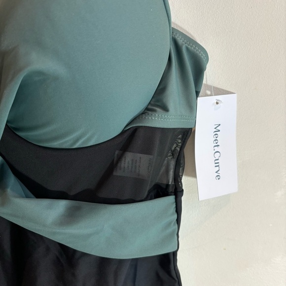 MEET CURVE Sz 2XL One Piece Bathing Suit Padded Cups Mesh Colour Block NEW - Picture 5 of 10